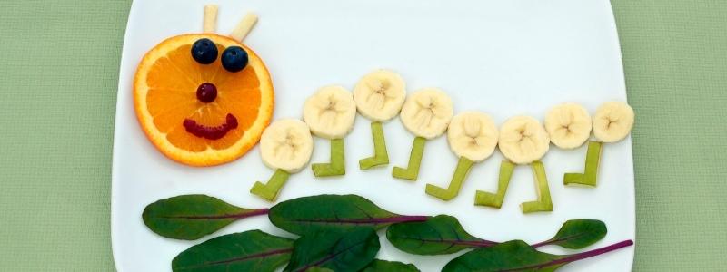 fruits formant une chenille